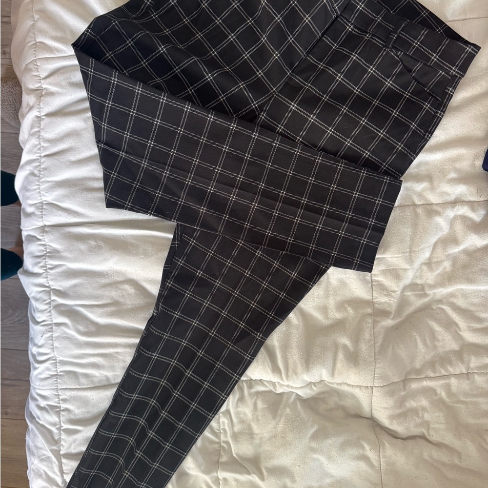 High Rise Pixie Pant - Picture 2 of 4